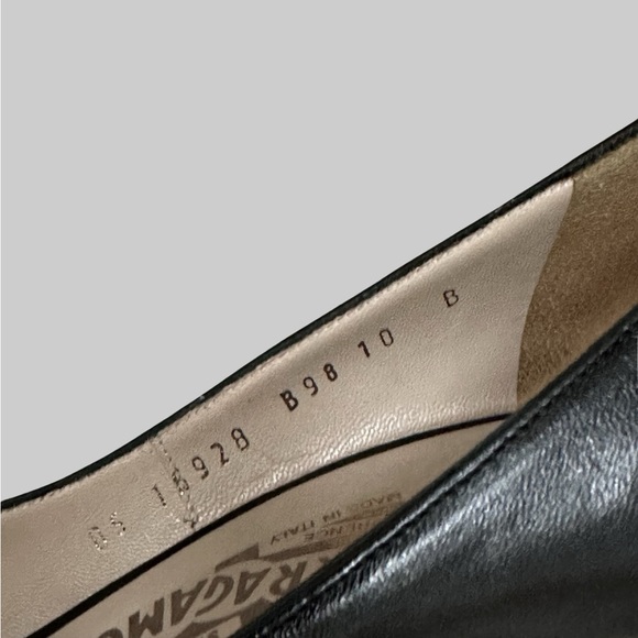 Salvatore Ferragamo black leather peep toe bronze heel stilettos - Picture 5 of 11